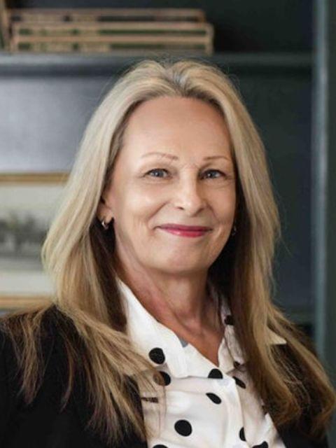 Picture of Teri Doud.